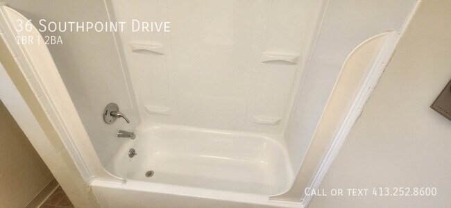 Building Photo - 36 Southpoint Dr