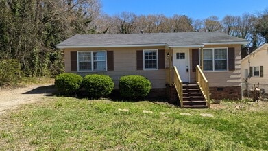 Building Photo - Detached Garage -2 Bedroom 1 Bath house- Drayton Mills Area