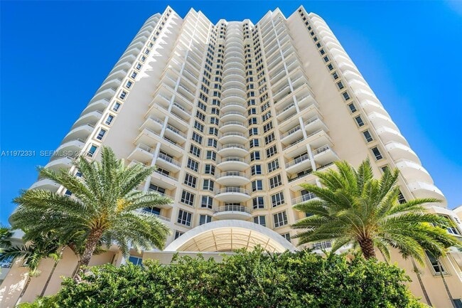 Building Photo - 888 Brickell Key Dr