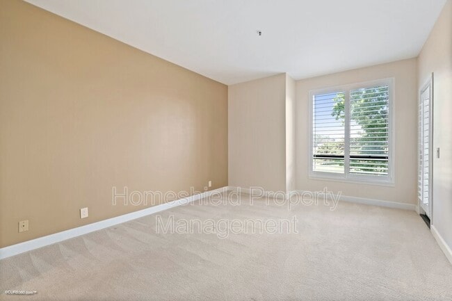 Building Photo - 5895 Friars Rd