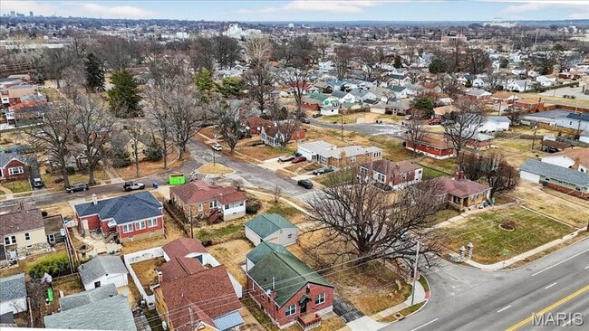 Building Photo - 3815 Bayless Ave