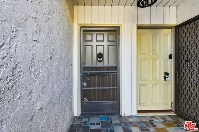 Building Photo - 23926 De Ville Way