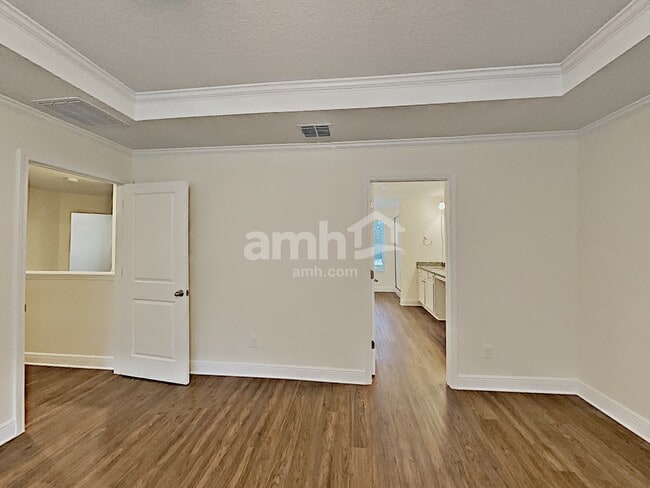 Building Photo - 707 Zarabrooke Ct