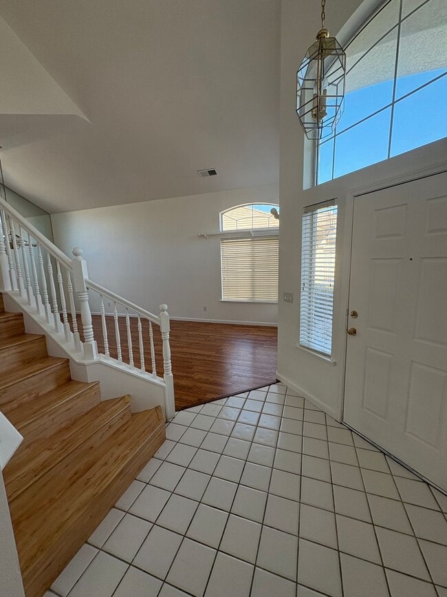 Building Photo - Spacious 4 bed/3 bath in Elk Grove 95624 M...