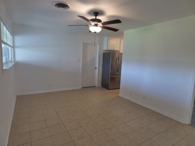 Building Photo - 3627 Bowling Ln