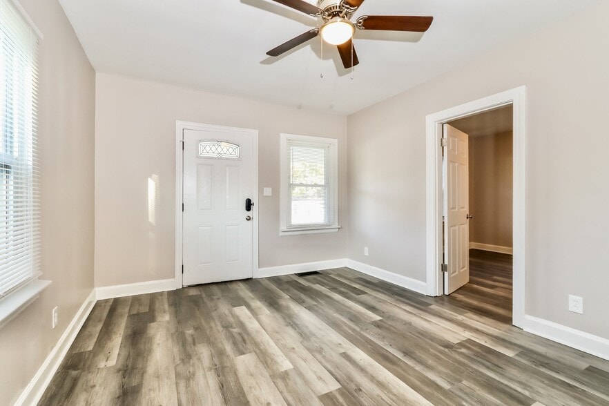 Building Photo - 1038 Lincoln Ave