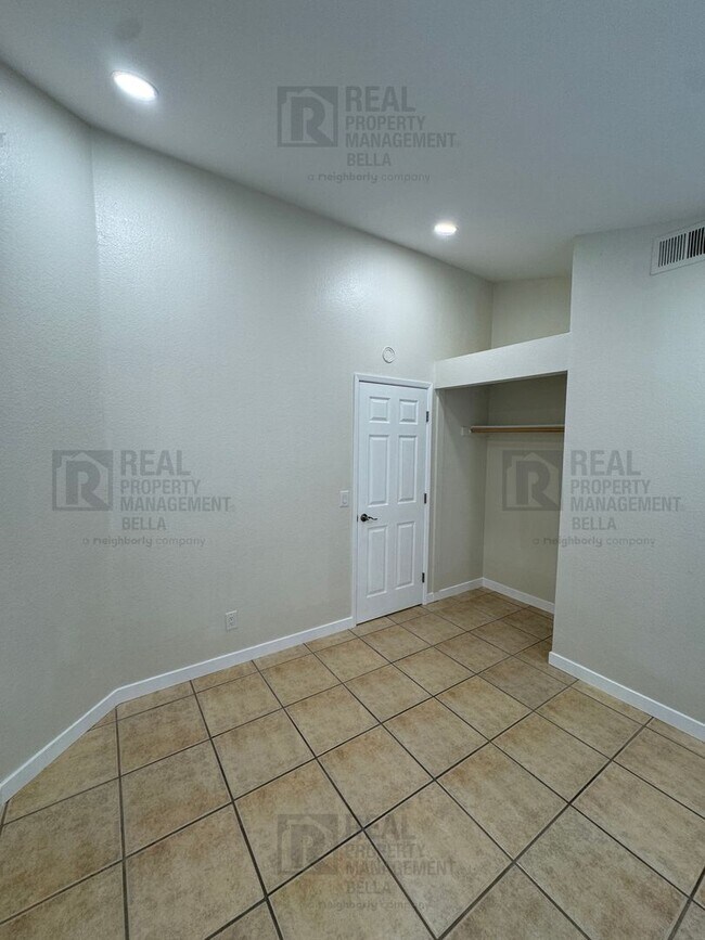 Building Photo - Corner-Lot Charmer with Open Layout and Sp...