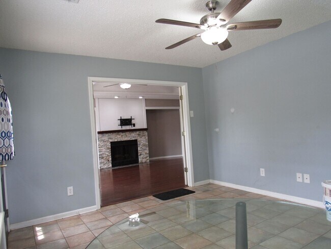 Building Photo - contact Peggy 501 676 1758  NO POOL