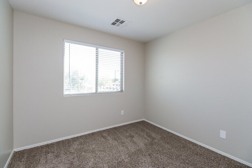 Building Photo - 960 N 168th Dr