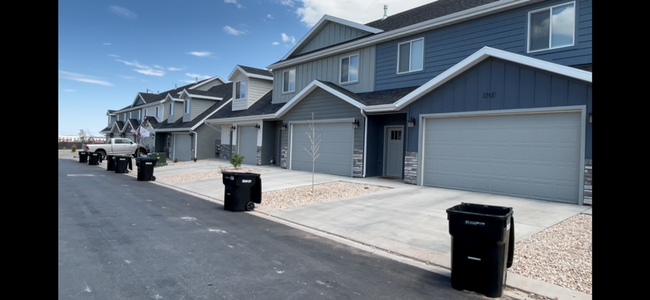 Primary Photo - Nearly new Townhome in Cedar City!