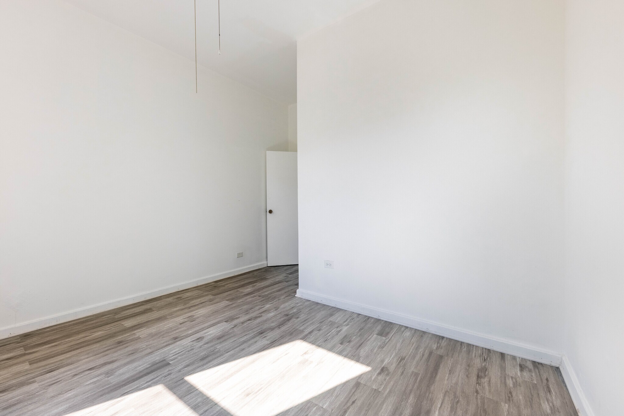 Building Photo - 901 W 19th St