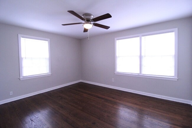 Building Photo - March FREE On This 3 Bedroom 2 Bath Duplex