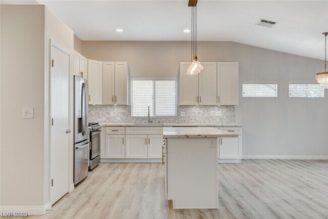 Building Photo - 1979 Joy View Ln