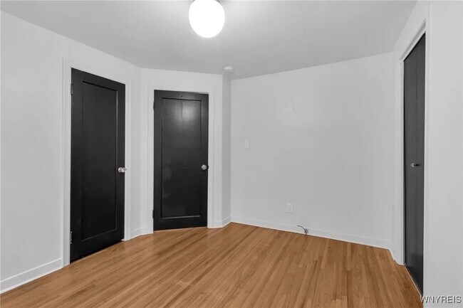 Building Photo - Callodine- 2 unit