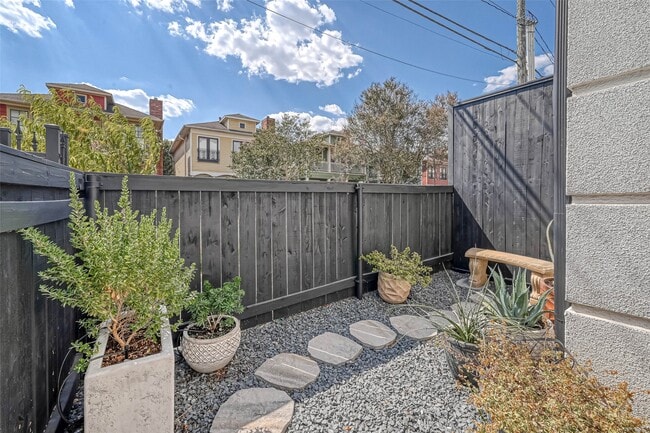 Building Photo - 2516 Bevis St