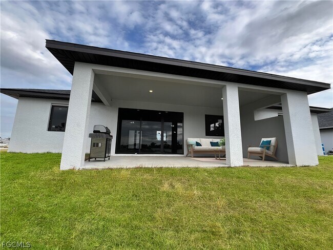 Building Photo - 520 NW 3rd Terrace