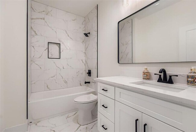 Building Photo - 854 Smith St SW