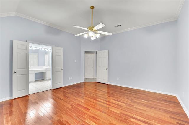 Building Photo - 1211 Greenway Dr