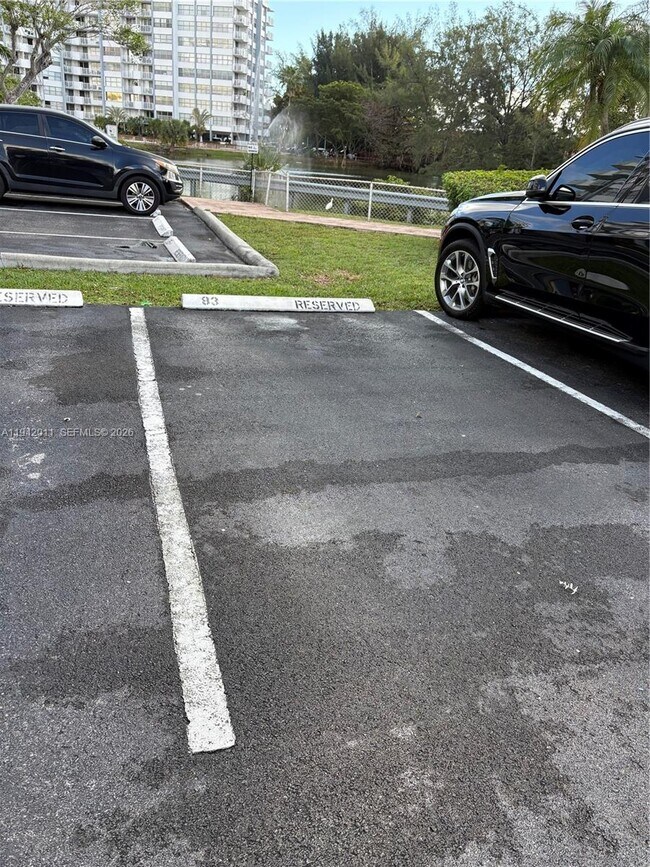 Building Photo - 1200 NE Miami Gardens Dr