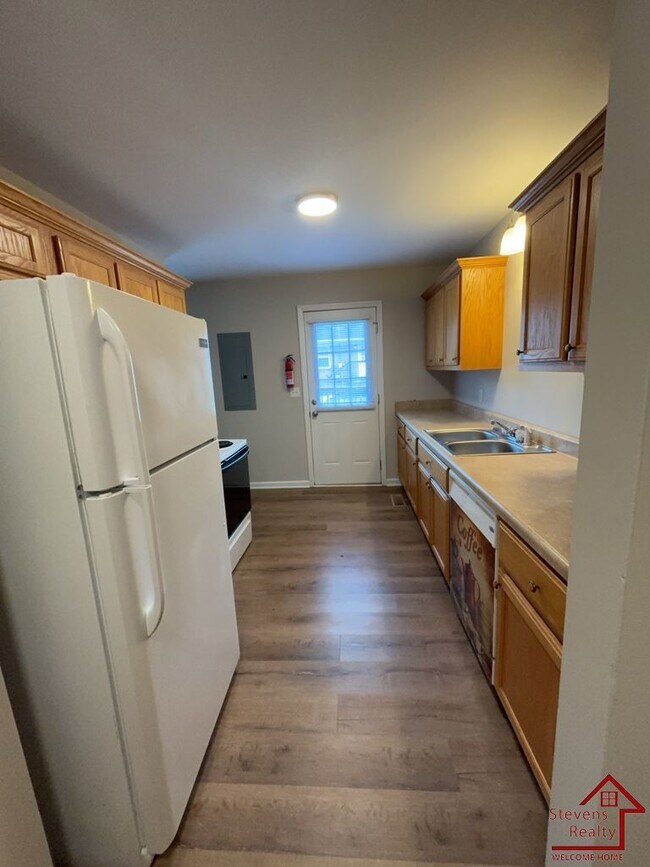 Building Photo - 209 Bermuda Dr