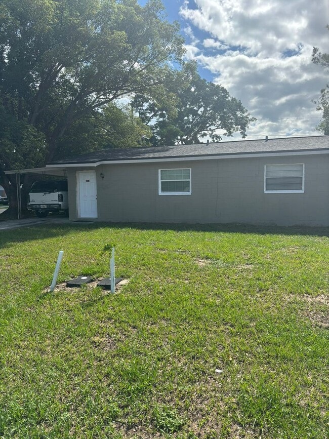 Building Photo - For Rent – Cozy 2 Bed / 1 Bath Home in Zephyrhills