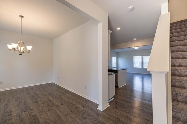 Building Photo - BEAUTIFUL 3 Bedroom Townhome Bonterra Village AVAILABLE NOW