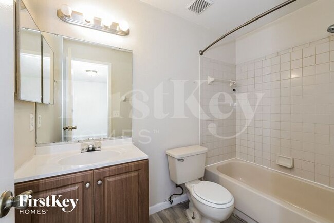 Building Photo - 398 Lake Daisy Dr