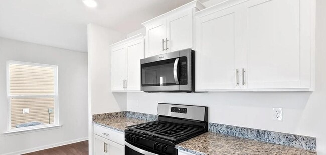 Building Photo - 64 Providence Walk Dr