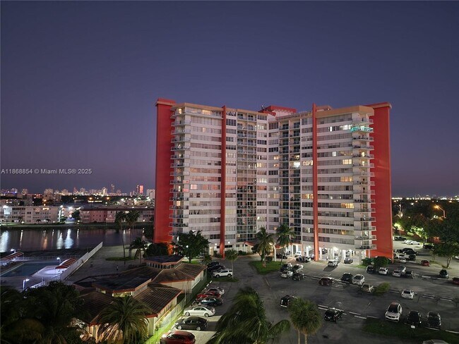 Building Photo - 1301 NE Miami Gardens Dr