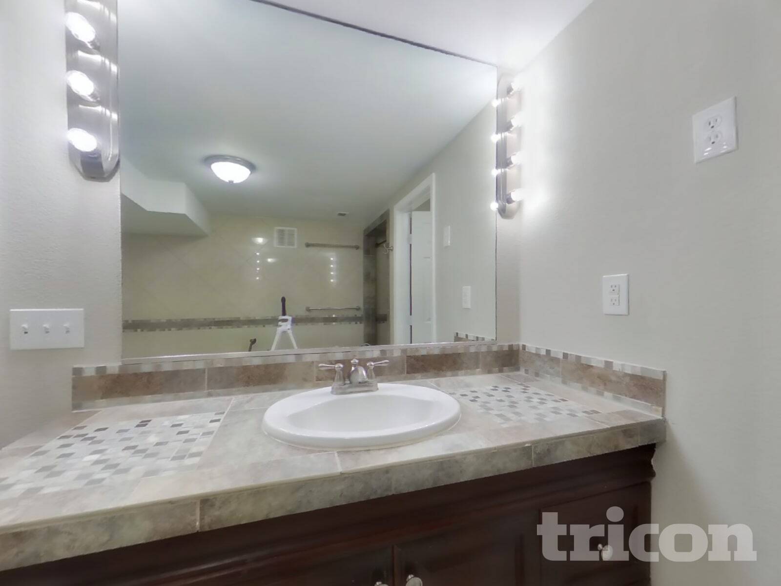 Building Photo - 1952 S Tennyson St