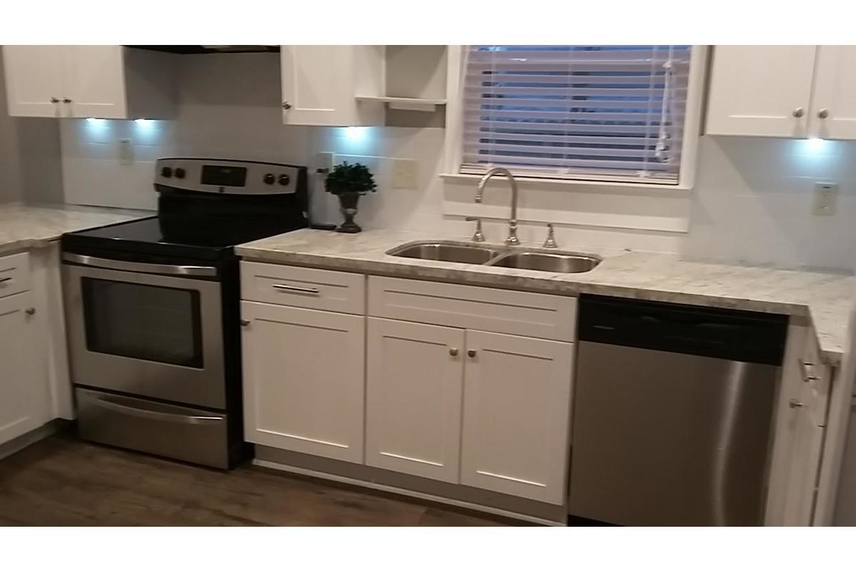 Building Photo - 4401 Elysian St