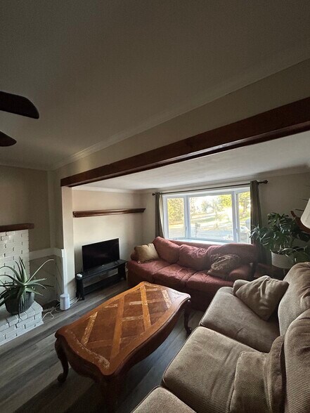 Building Photo - 952 Magothy Ave