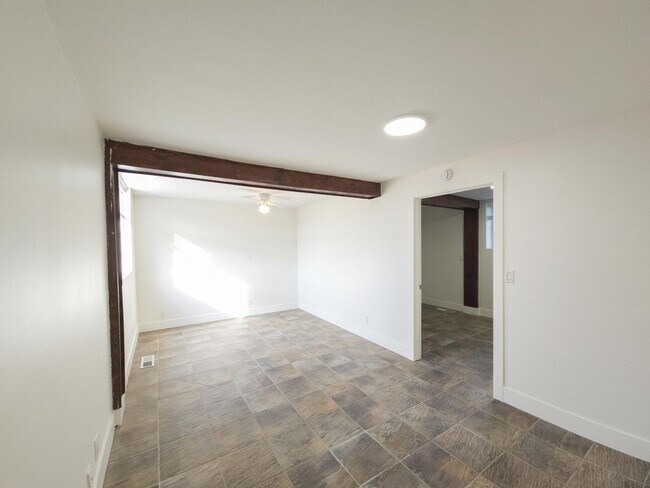 Building Photo - 4 bed 3 bath Single-family Home in Glenview/Lower Diamond area of Oakland