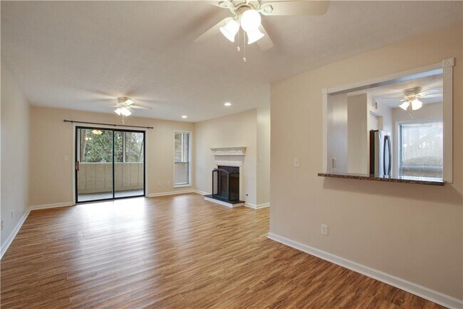 Building Photo - 210 Wynnes Ridge Cir SE