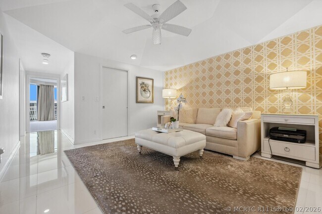Building Photo - 2100 S Ocean Blvd
