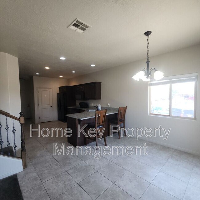Building Photo - 370 W Buena Vista Blvd