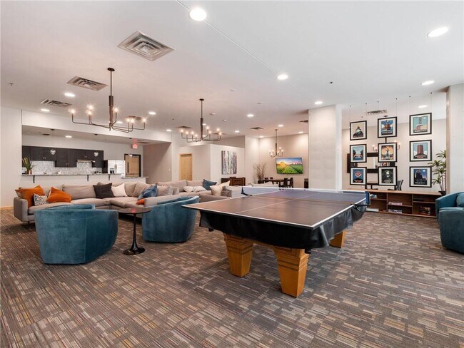 Building Photo - 740 Portland Ave