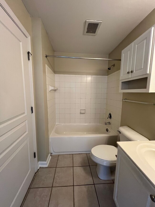 Building Photo - 3720 Spruce Ridge Way
