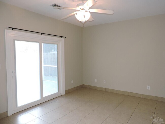 Building Photo - 6423 Lake Charlene Ln