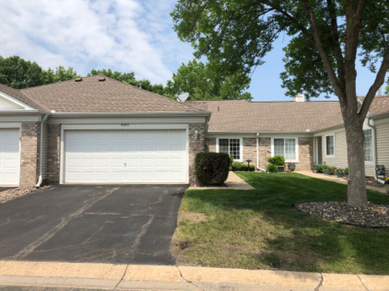 Primary Photo - 9427 Prairieview Trail N