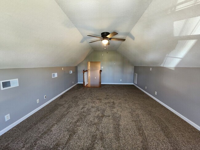 Building Photo - Your Next Home Sweet Home Awaits!