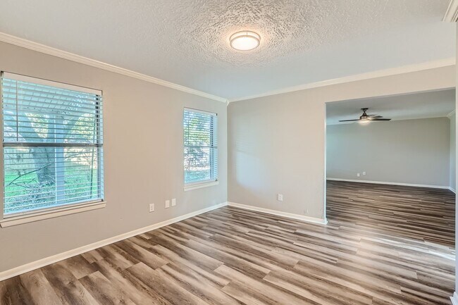 Building Photo - 401 Summer Pl Ct