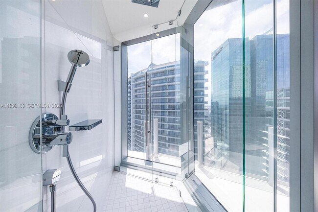 Building Photo - 300 Biscayne Blvd Way