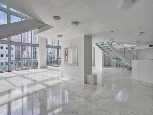 Building Photo - 350 S Miami Ave
