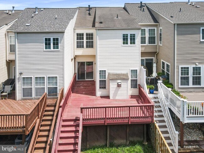 Building Photo - 6140 Newport Terrace