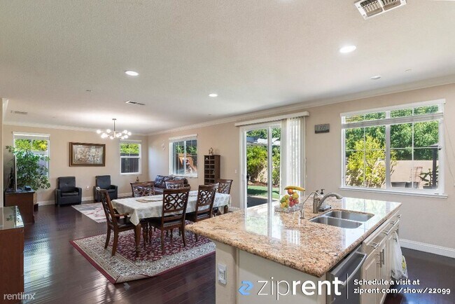 Building Photo - 5 br, 3.5 bath House - 5039 Osborne Circle...