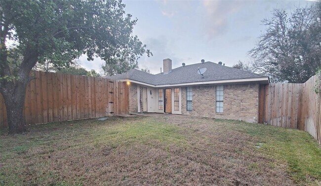 Building Photo - 1616 Scottsdale Dr