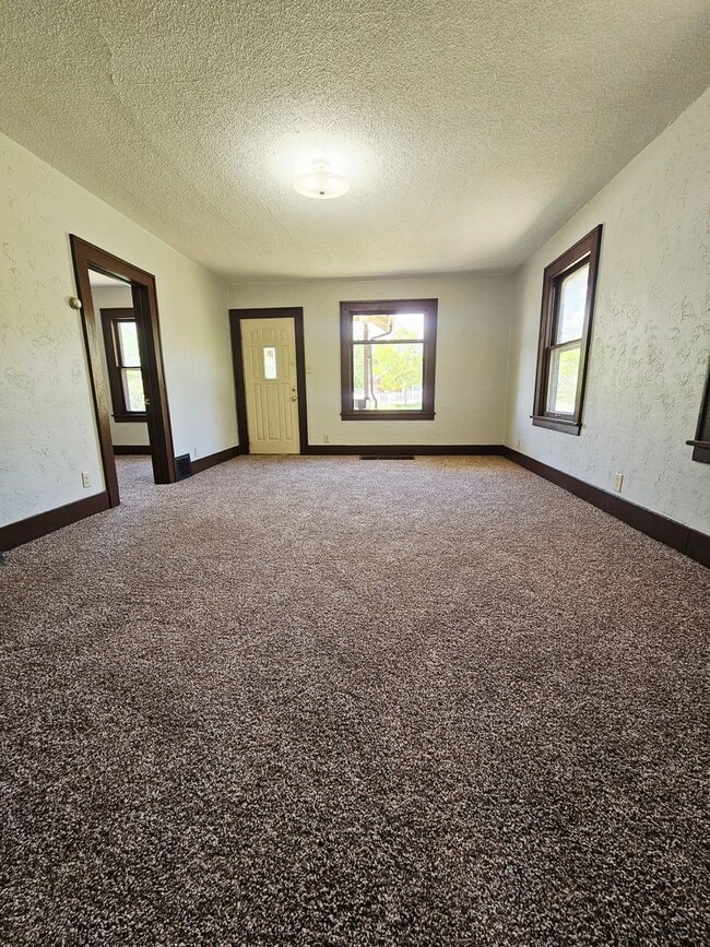 Building Photo - 4 BED | 1 BATH | SINGLE-FAMILY | NORTH | R...