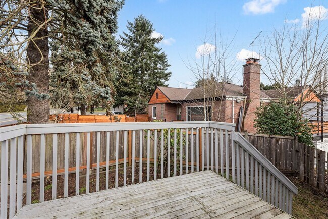 Building Photo - Newly remodel 4 bed 3 bath home in Shoreline