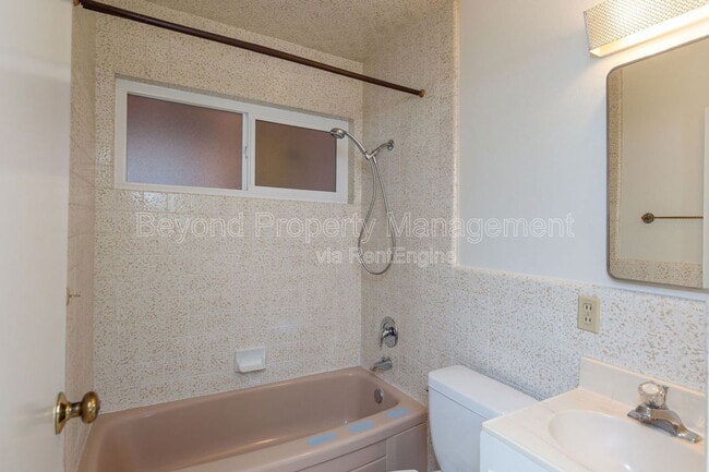 Building Photo - 6232 Merced Lake Ave